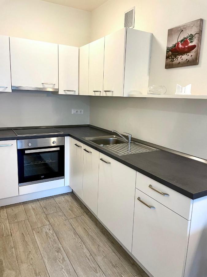 Bright Studio Apartment With Free Private Parking Мерано Экстерьер фото